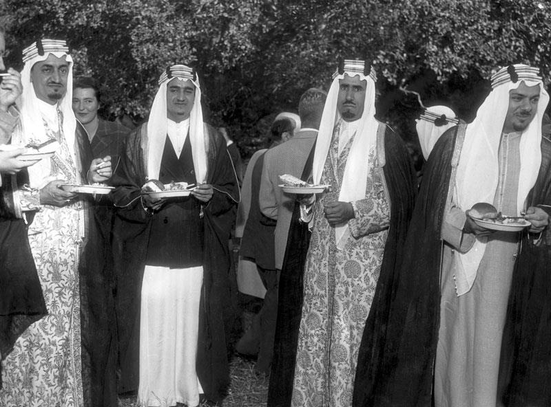 في ذكرى وفـاته.. محطات في حياة الملك فهد بن عبدالعزيز في ذكرى وفـاته.. محطات في حياة الملك فهد بن عبدالعزيز