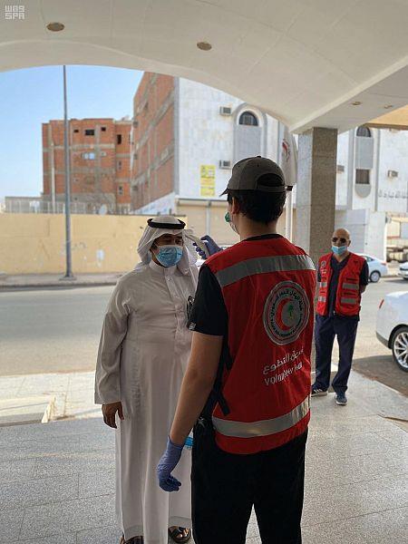  الهلال الأحمر يشارك في الفرز البصري للمصلين