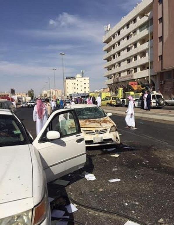 بالصور.. دورية شرطة تشارك في حادث مروري مروع بتبوك