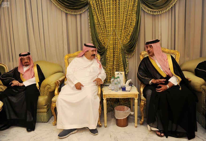 بالصور.. أبناء الأمير مشعل بن عبدالعزيز يستقبلون المعزين لليوم الثاني على التوالي