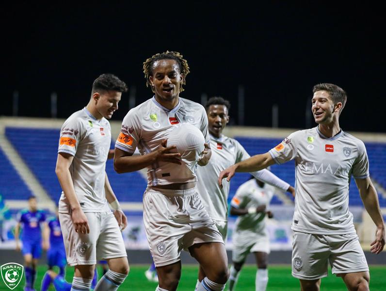 مباراة الهلال والفتح
