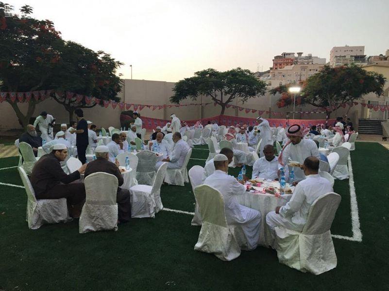 إفطار جماعي لنزلاء مستشفى الصحة النفسية في الطائف إفطار جماعي لنزلاء مستشفى الصحة النفسية في الطائف