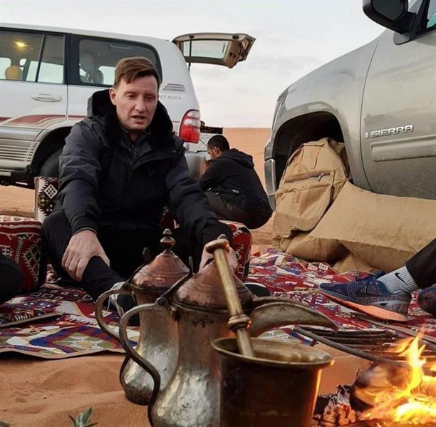 لاعبو ومدرب النصر في نزهة بالثمامة (صور)