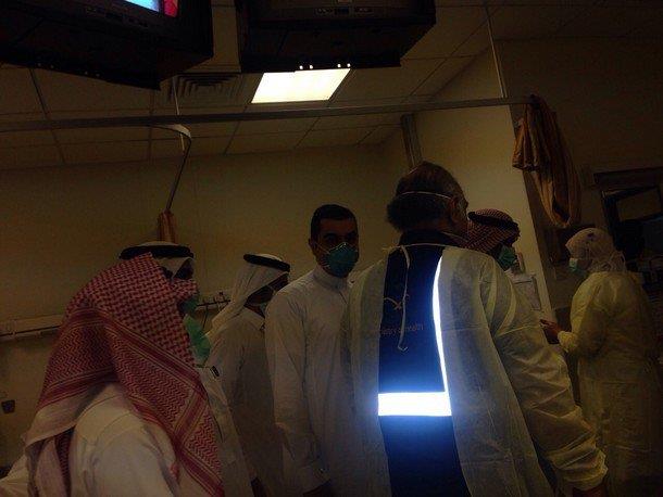  فقيه يتفقد مستشفيي 