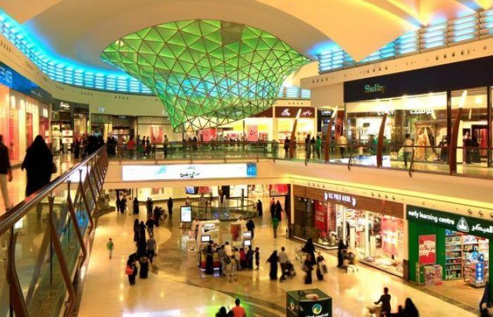 إلزام العاملين في الأنشطة التجارية بـ"الترخيص الحرفي" 