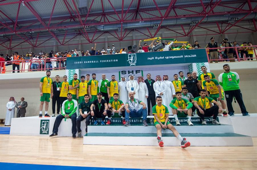 النور ينتزع بطولة نخبة كبار اليد