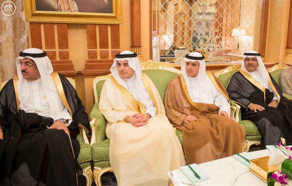 بالصور.. خادم الحرمين يعقد جلسة مباحثات مع الرئيس التشادي