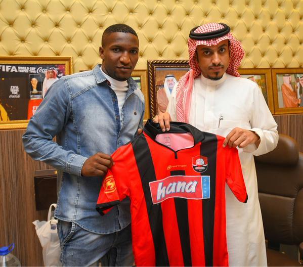 الهلال يتخلّى عن لاعبه 