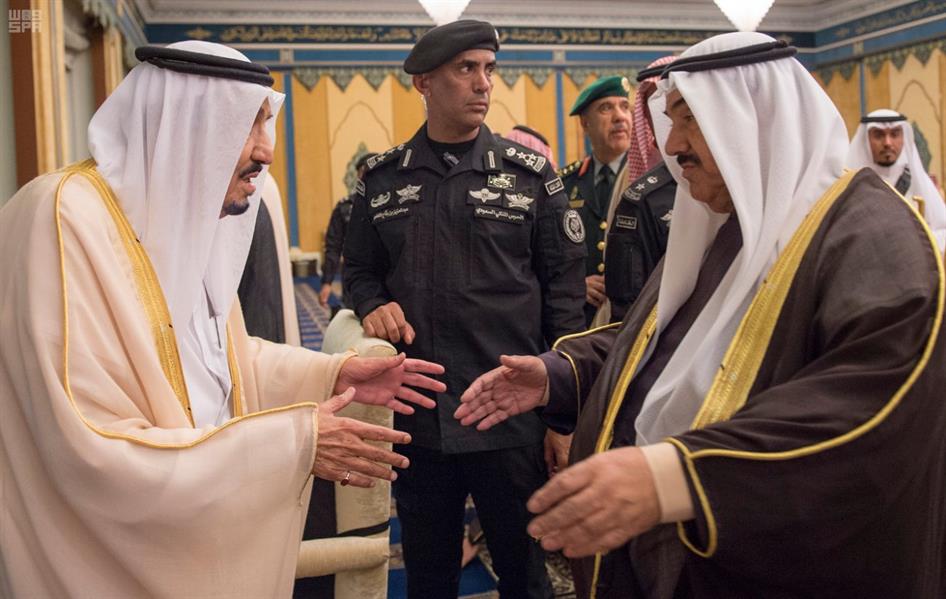 الصلاة على الأمير مشعل بالمسجد الحرام.. وخادم الحرمين يتقدم المصلين (صور)