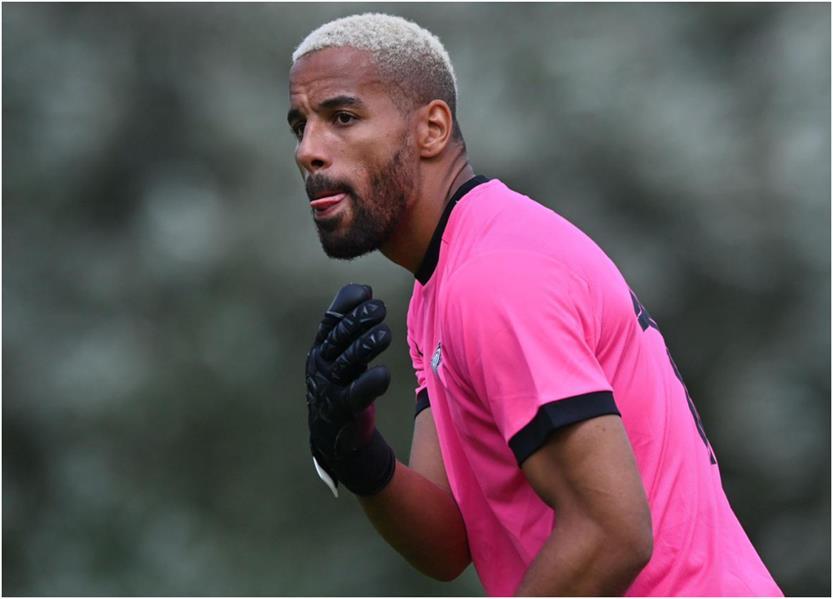 ديفيس إيباسي ديفيس إيباسي