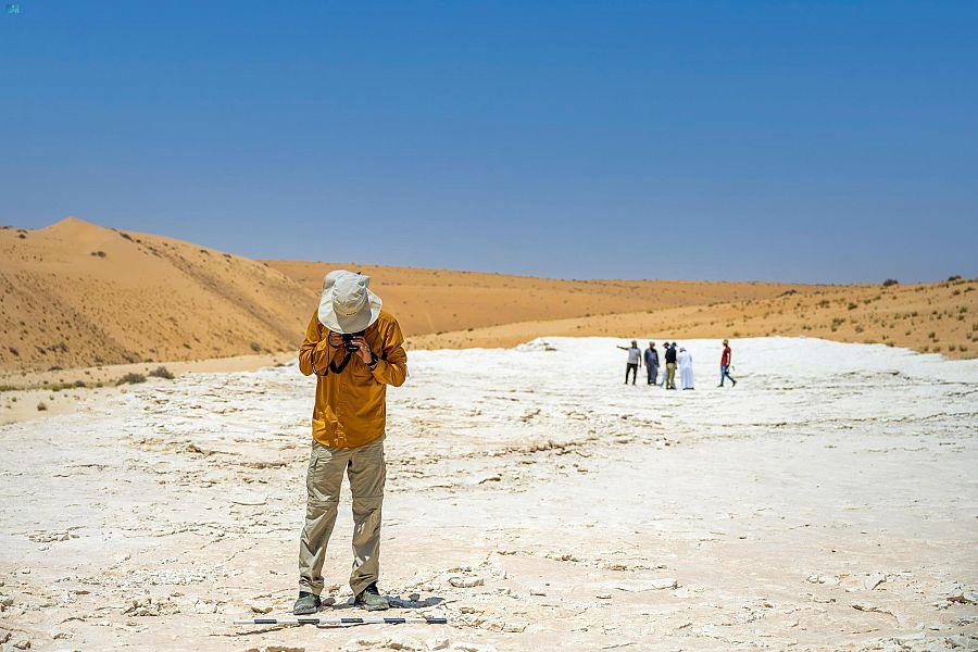 هيئة التراث تعلن اكتشاف دلائل لهجرات بشرية مبكرة من قارة أفريقيا إلى شمال الجزيرة العربية بدأت قبل 400 ألف