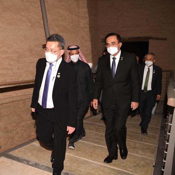 رئيس وزراء تايلند يزور حي الطريف التاريخي