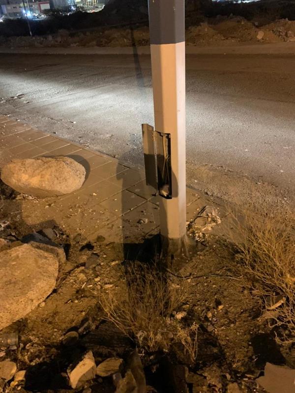 صور.. أعمدة إنارة مكشوفة تُقلق سكان بطحاء قريش في مكة  