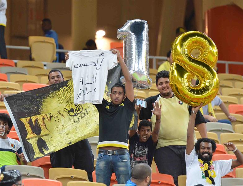 مدرجات العميد تدعم نور