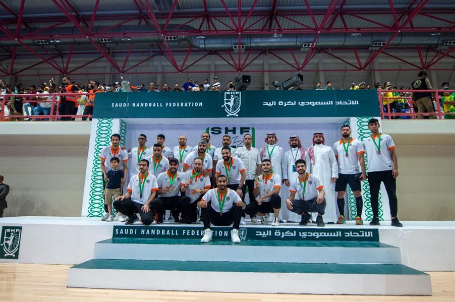 النور ينتزع بطولة نخبة كبار اليد