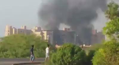 انفجارات في مقر الحكومة اليمنية بعدن 