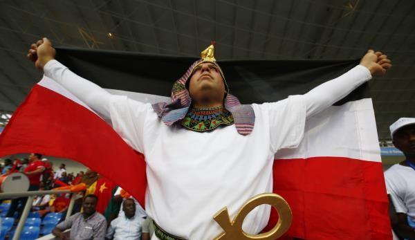 بالصور: الجماهير تخطف الأنظار في النهائي الإفريقي