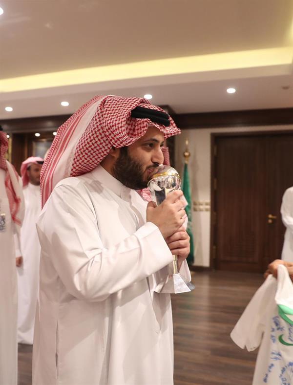 تركي آل الشيخ يستقبل منتخب الشباب المتوج بكأس آسيا