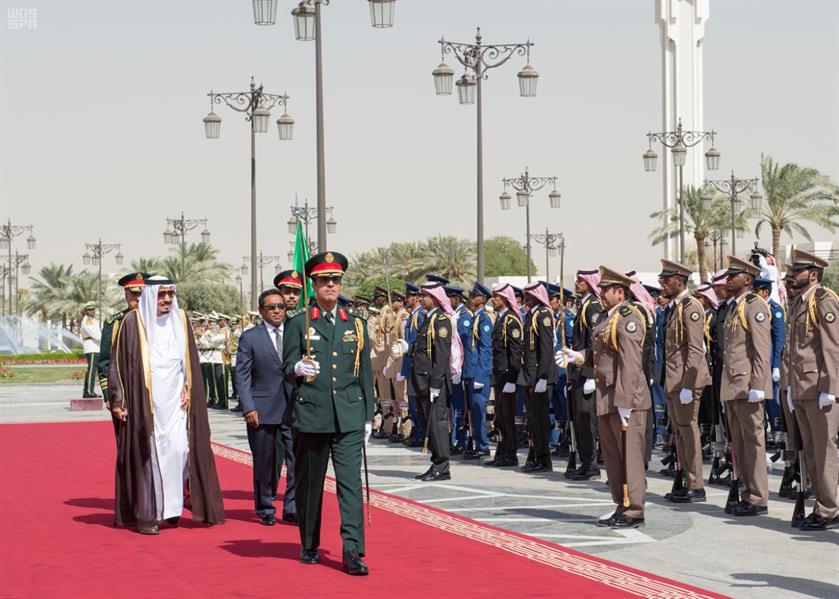 بالفيديو والصور.. خادم الحرمين يستقبل رئيس جمهورية المالديف ويقيم له مأدبة غداء