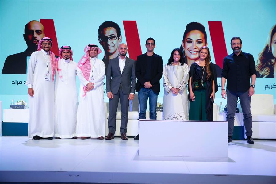 ماذا يفعل كريم عبدالعزيز وهند صبري ونيللي كريم في معرض الرياض الدولي للكتاب؟ (فيديو وصور)