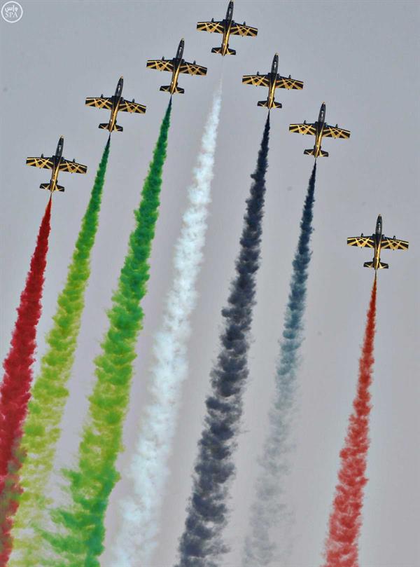 لقطات مميزة من العرض العسكري الختامي لتمرين رعد الشمال