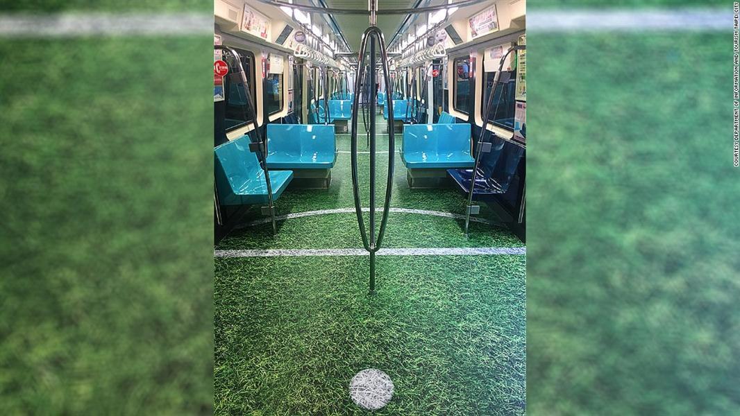 بالصور.. العاصمة التايوانية تحول أحد قطاراتها إلى مجمع للألعاب الأولمبية