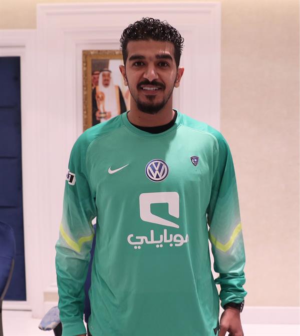 الهلال يوقع مع الحارس المعيوف لمدة موسمين