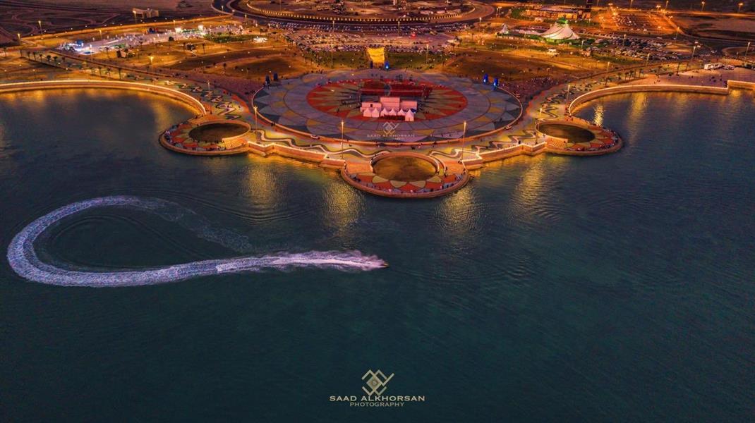 صور ترصد مشاهد مبهرة أثناء افتتاح الواجهة البحرية بعسير صور ترصد مشاهد مبهرة أثناء افتتاح الواجهة البحرية بعسير