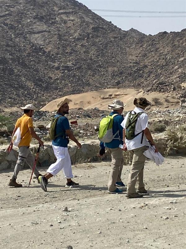 رحلته بدأت من مكة وتنتهي بقباء.. فريق يُحاكي طريق الهجرة النبوية (صور) 