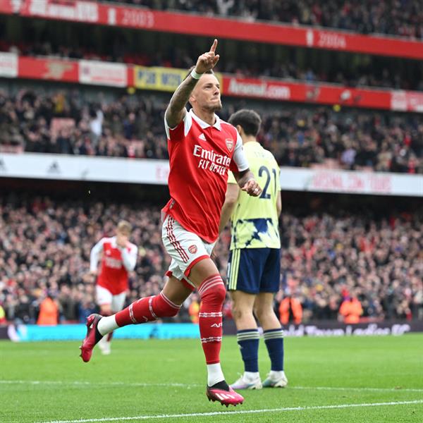 أرسنال يُعزز صدارته للدوري الإنجليزي برباعية في مرمى ليدز