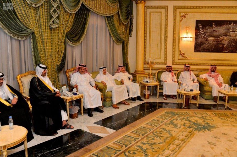 بالصور.. أبناء الأمير مشعل بن عبدالعزيز يستقبلون المعزين لليوم الثاني على التوالي