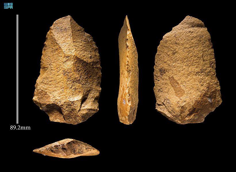 هيئة التراث تعلن اكتشاف دلائل لهجرات بشرية مبكرة من قارة أفريقيا إلى شمال الجزيرة العربية بدأت قبل 400 ألف