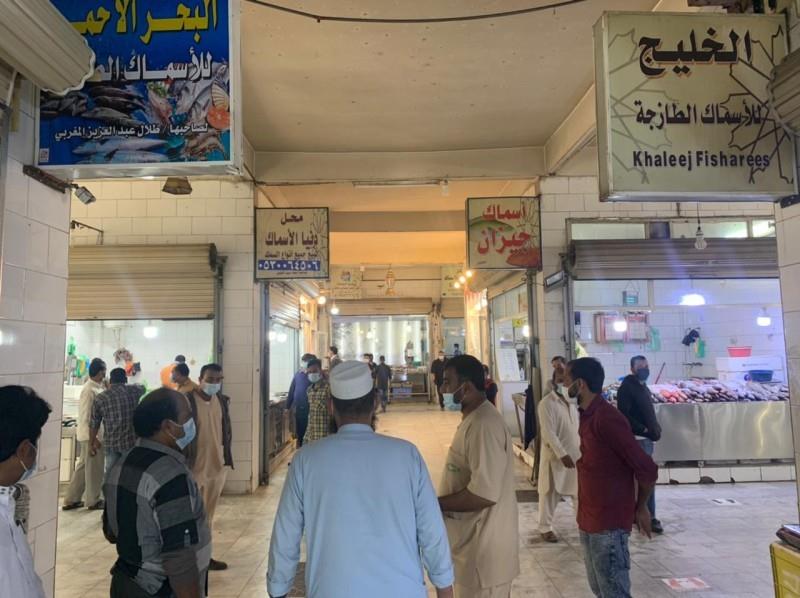 بعد إغلاقه بسبب التجمهر.. إعادة فتح سوق السمك في باب الريع بالطائف بعد إغلاقه بسبب التجمهر.. إعادة فتح سوق السمك في باب الريع بالطائف