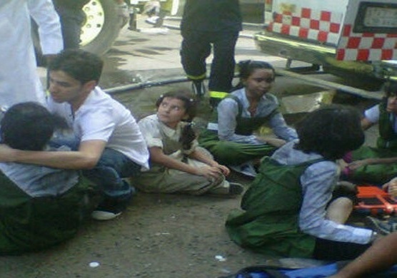 بعض الناجين من حريق المدرسة