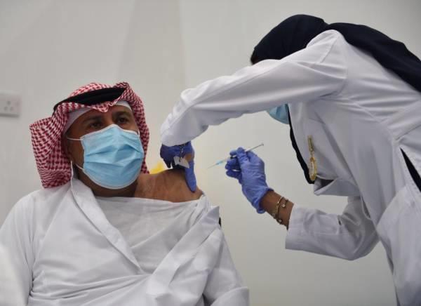 المملكة توفر اللقاح للمواطنين والمقيمين مجانا 