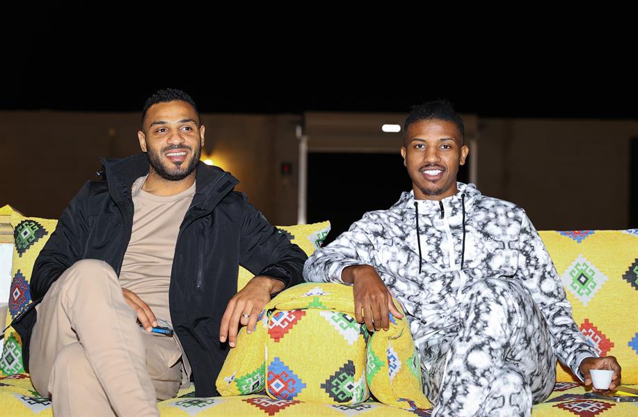 لاعبو لاعبو