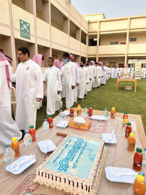 طلاب وطالبات التعليم العام يعودون لمقاعد الدراسة لاستكمال الفصل الدراسي الثالث 