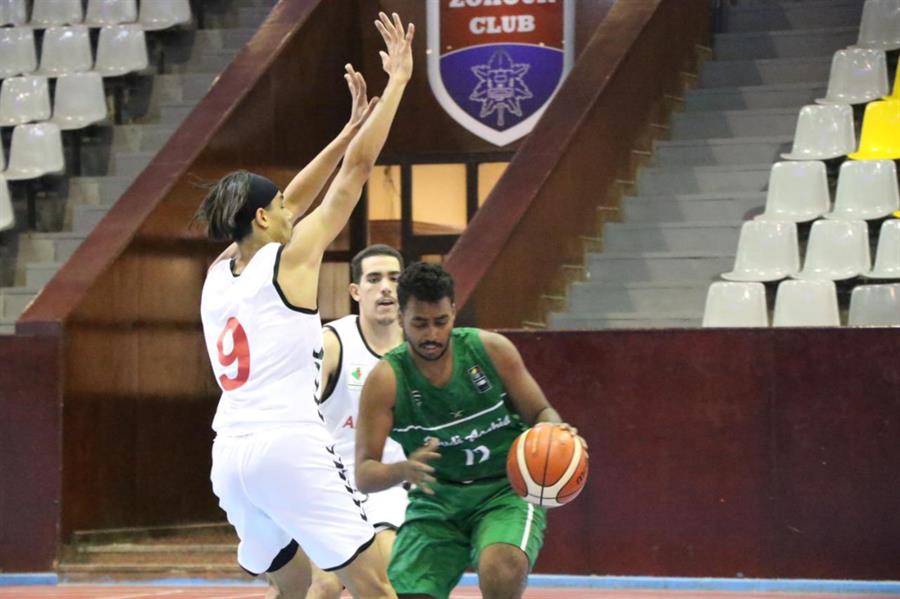 أخضر السلة يُهزم أمام نظيره الجزائري بالبطولة العربية للشباب