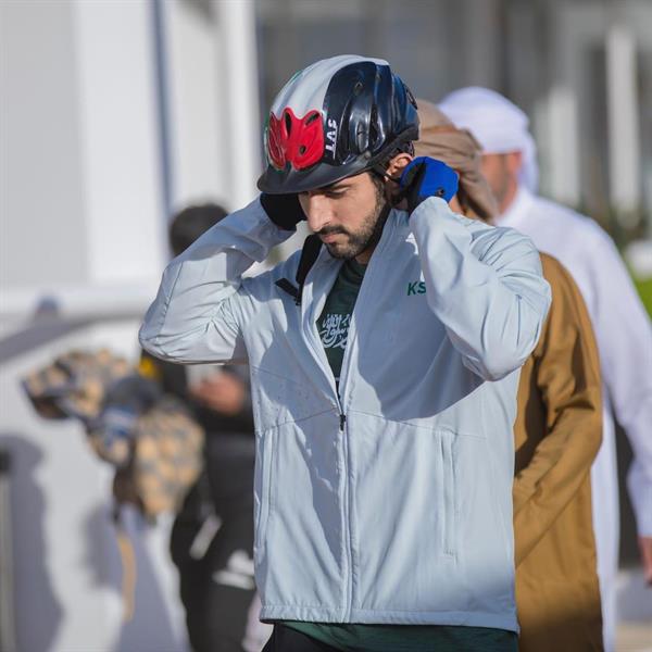 صور.. ولي عهد دبي يشارك في كأس الملك للقدرة والتحمل بالعلا صور.. ولي عهد دبي يشارك في كأس الملك للقدرة والتحمل بالعلا