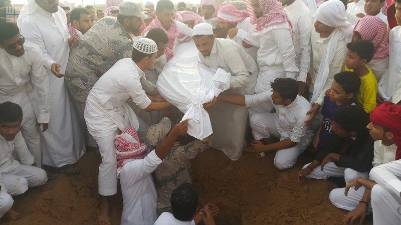 أهالي صامطة يشيعون الشهيد وائل مدخلي