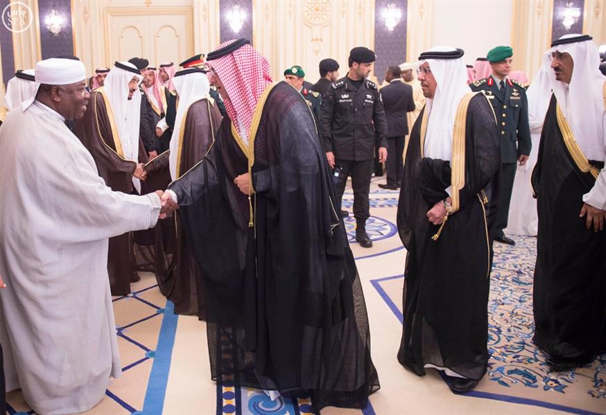 بالصور.. خادم الحرمين يستقبل الرئيس الجابوني ويعقد معه جلسة مباحثات