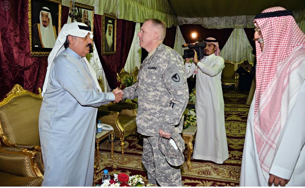 امراء ومسؤولون وعلماء يزورون خادم الحرمين الشريفين