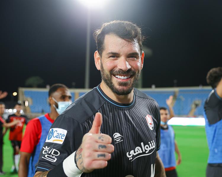 "الرائد" يقسو على "الطائي" برباعية.. ويقفز للمركز الرابع 