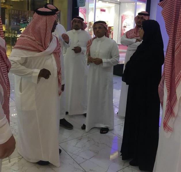 بالصور.. نائبة وزير العمل تقف على حالة أسرة فقيرة وتوجّه بمساعدتها‎