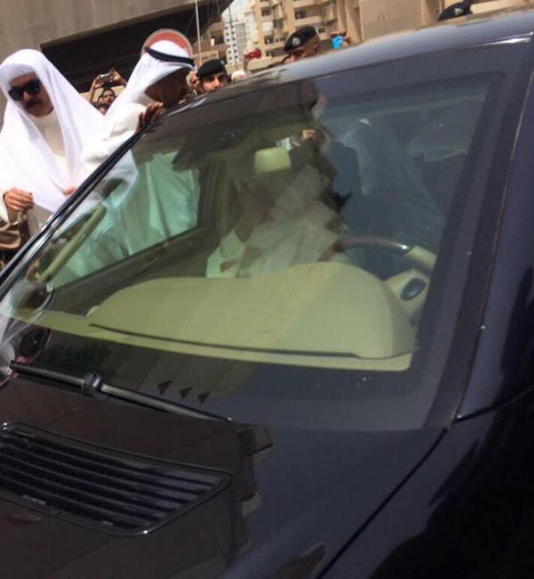 صور ترصد مشاعر أمير الكويت أثناء تفقده لمسجد الإمام الصادق