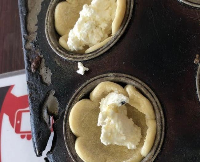 أوانٍ مهترئة وغير صالحة للطهي.. ضبط مطعم معجنات مخالف بالخرج أوانٍ مهترئة وغير صالحة للطهي.. ضبط مطعم معجنات مخالف بالخرج