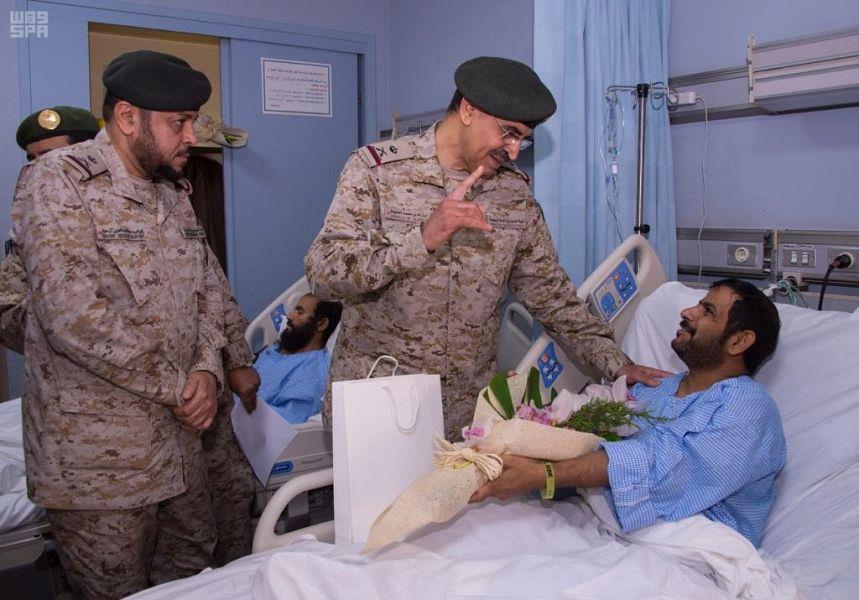 قائد قوة الصواريخ الاستراتيجية يشيد ببطولات منسوبي القوات المسلحة في الحد الجنوبي