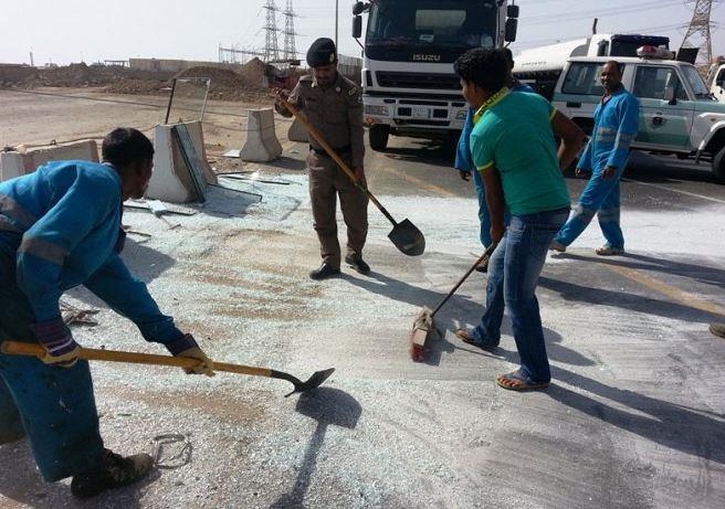 رجل مرور في جدة يجسد الإحساس بالمسؤولية