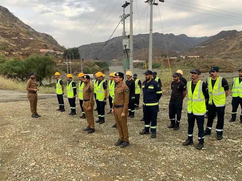 أمير جازان يوجه بتكثيف عمليات البحث عن مفقودي السيول