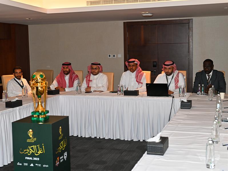 الهلال بالأزرق والوحدة بالأحمر في نهائي كأس الملك